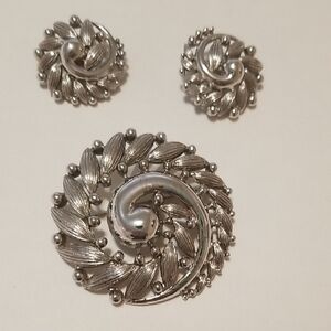 Silver Leaf Swirl Brooch and Earring Set - Elegant Women’s Jewelry